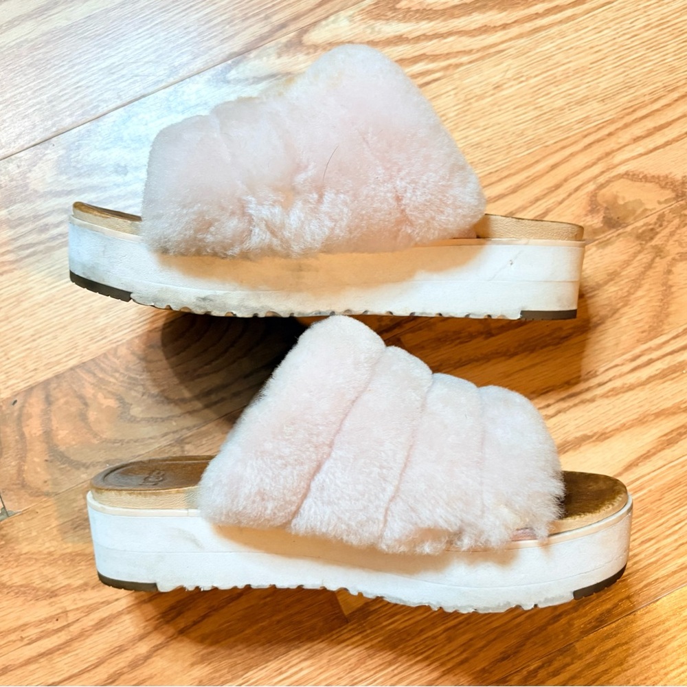 UGG Women's Pale Pink Furry Slippers Size 8.5 - Picture 9 of 13